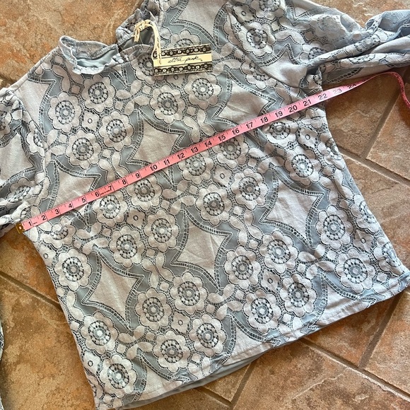 ⭐️BOGO FREE⭐️ NWT ULTRA PINK Lace Long Sleeve Lined Blue Top - Picture 4 of 10